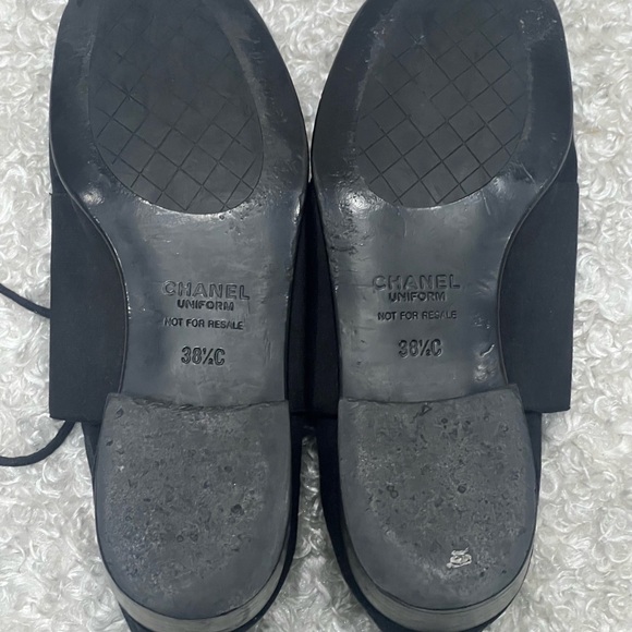 Chanel CC Interlocking Logo Oxfords - Picture 8 of 11